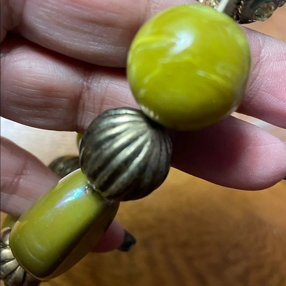 Vintage Green and Silver lucite Beaded stretch Bracelet